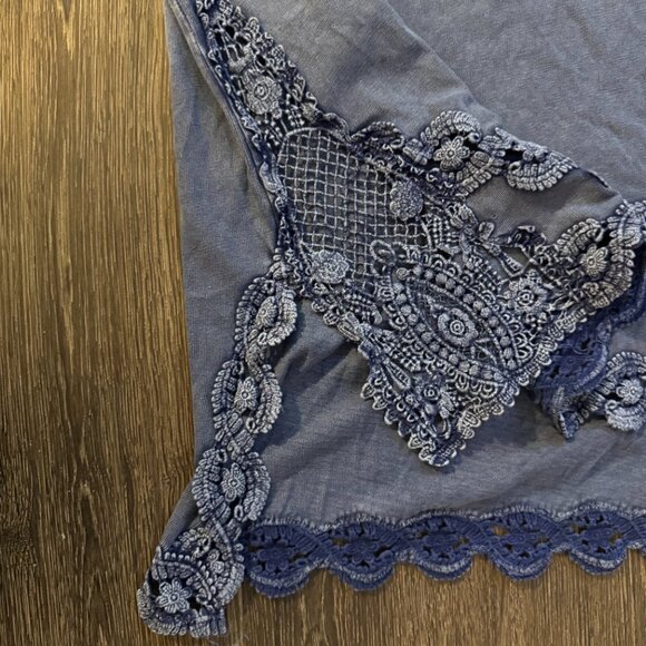 Free People 100% Cotton Appliqué Indigo Boho Short Sleeve Top Size Medium - Picture 3 of 5
